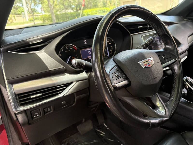 2020 Cadillac XT4 Premium Luxury
