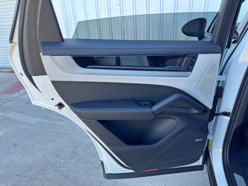 2024 Porsche Cayenne E-Hybrid