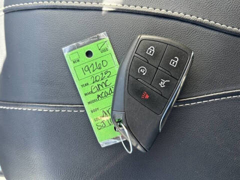 2025 GMC Acadia Elevation