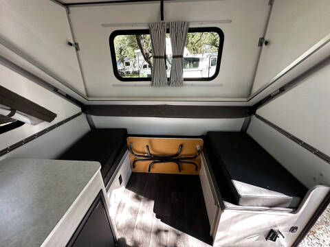 2026 A Liner Expedition Rear Sofa