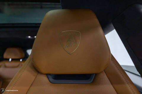 2025 Lamborghini Urus SE