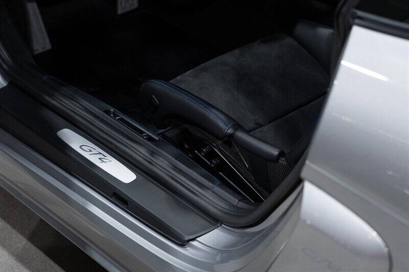 2020 Porsche 718 Cayman GT4