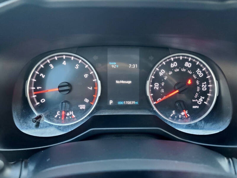 2019 Toyota RAV4 LE