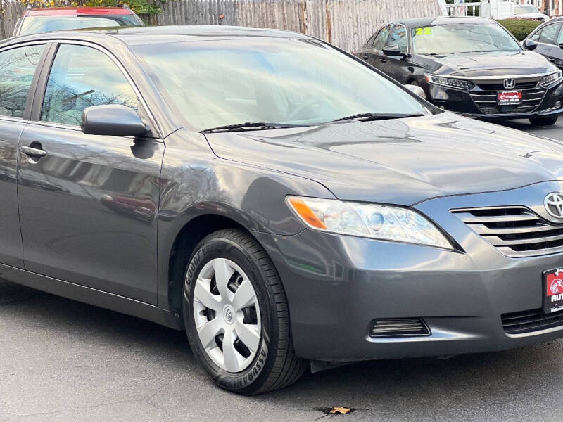 2009 Toyota Camry LE photo 11