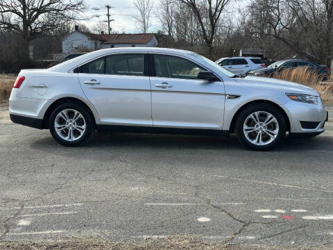 2017 Ford Taurus SE