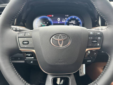 2025 Toyota Crown Signia