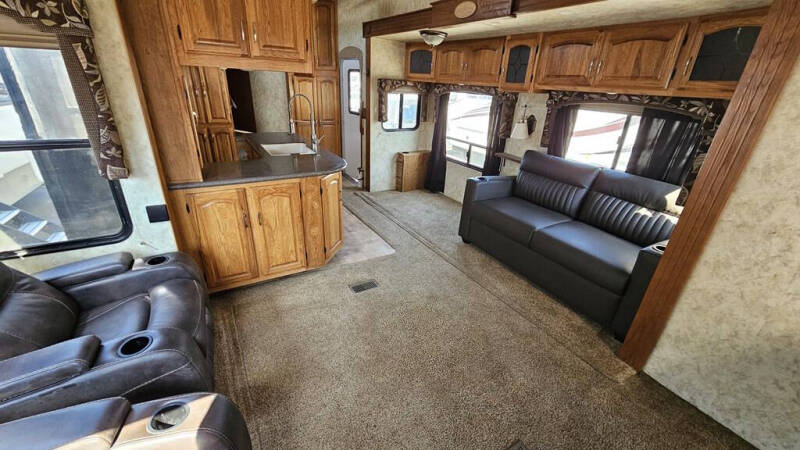 2011 Forest River BROOKSTONE 366R
