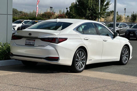 2020 Lexus ES 300h