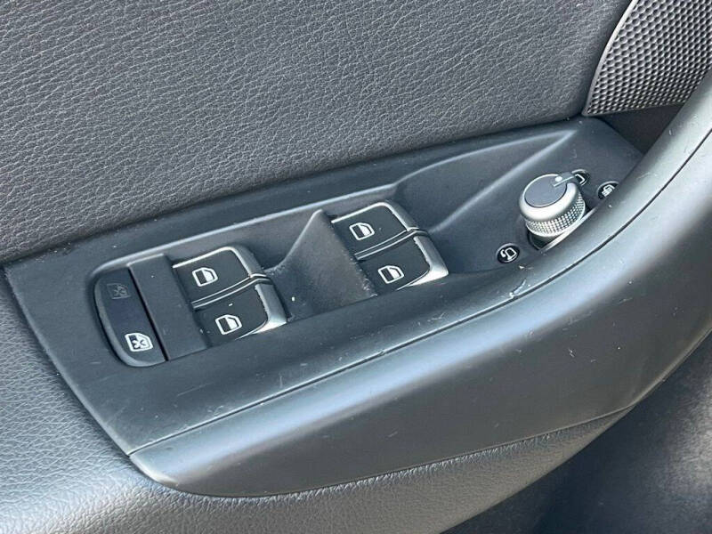 2015 Audi Q3 2.0T quattro Prestige