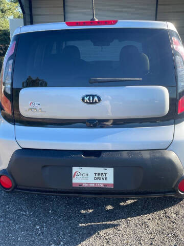 2016 Kia Soul +