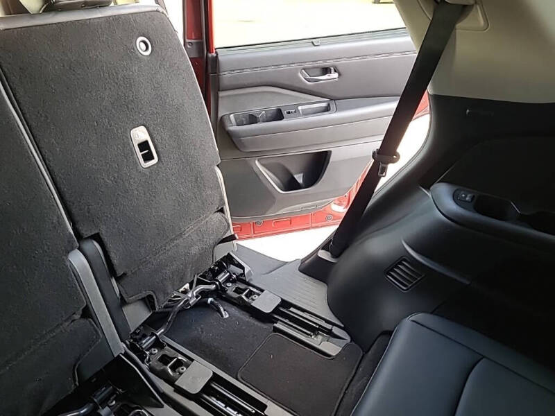 2022 Nissan Pathfinder Platinum