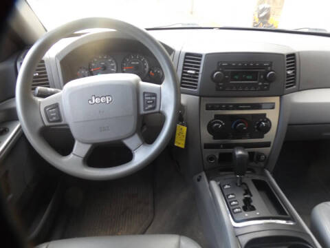 2005 Jeep Grand Cherokee Laredo