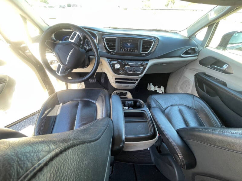 2020 Chrysler Pacifica Touring L