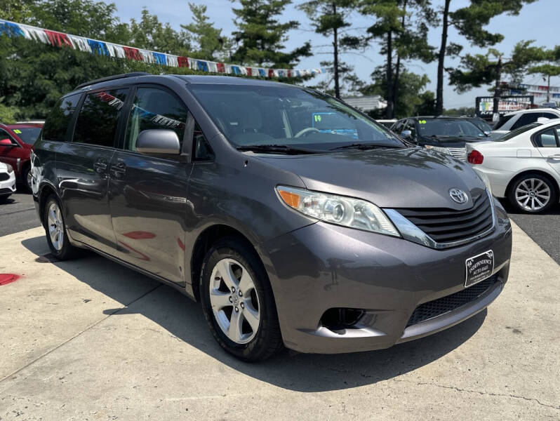 2011 Toyota Sienna LE 8-Passenger