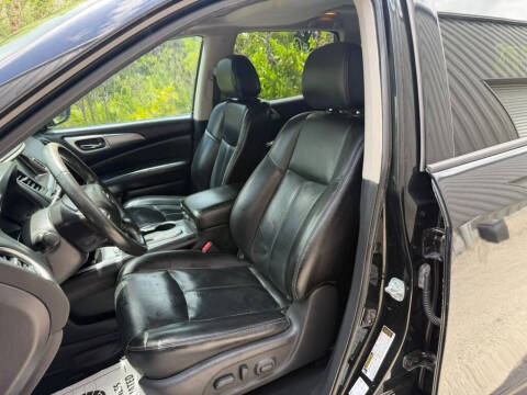 2017 Nissan Pathfinder SL