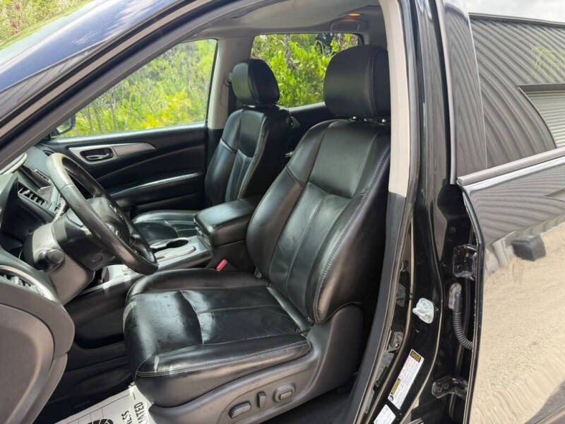 2017 Nissan Pathfinder SL