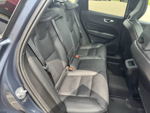 2024 Volvo XC60 B5 Plus Dark Theme