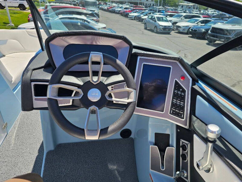 2022 MasterCraft XT24