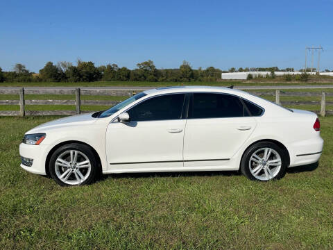 2014 Volkswagen Passat for sale at Hitt & Mis Auto in Cape Girardeau MO