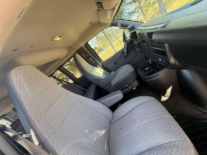 2017 Chevrolet Express LT 3500