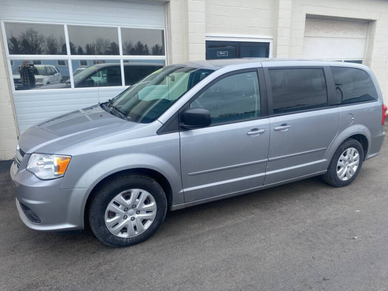 Used 2017 Dodge Grand Caravan SE with VIN 2C4RDGBG4HR726315 for sale in Spencerport, NY