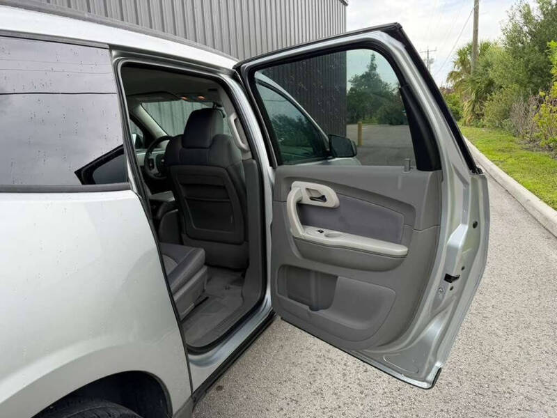 2012 Chevrolet Traverse LS