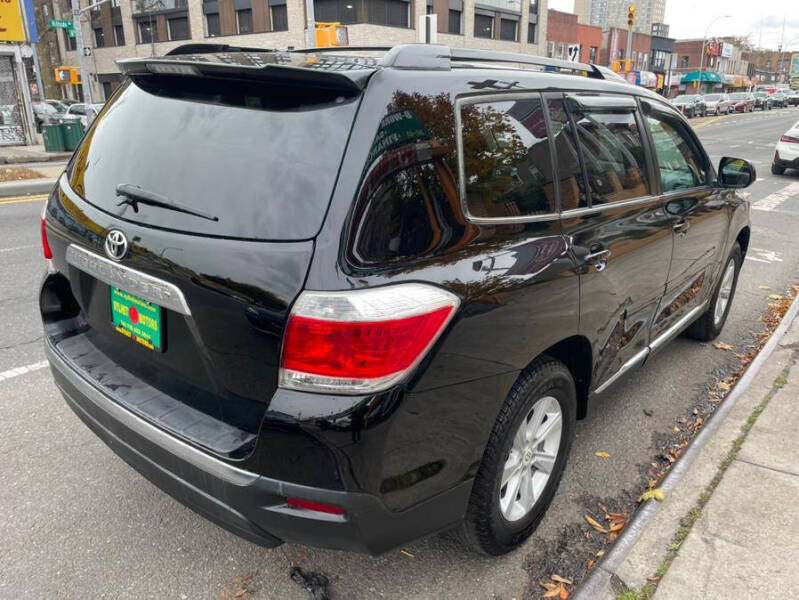 2013 Toyota Highlander SE