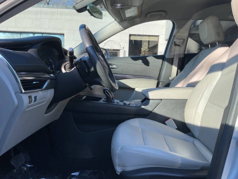 2019 Cadillac XT4 Luxury