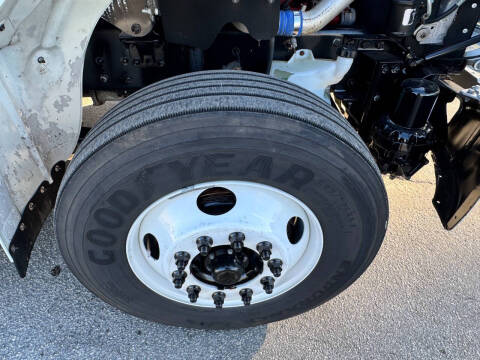 2017 Freightliner M2 106