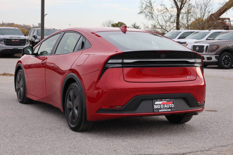 2025 Toyota Prius Plug-in Hybrid SE