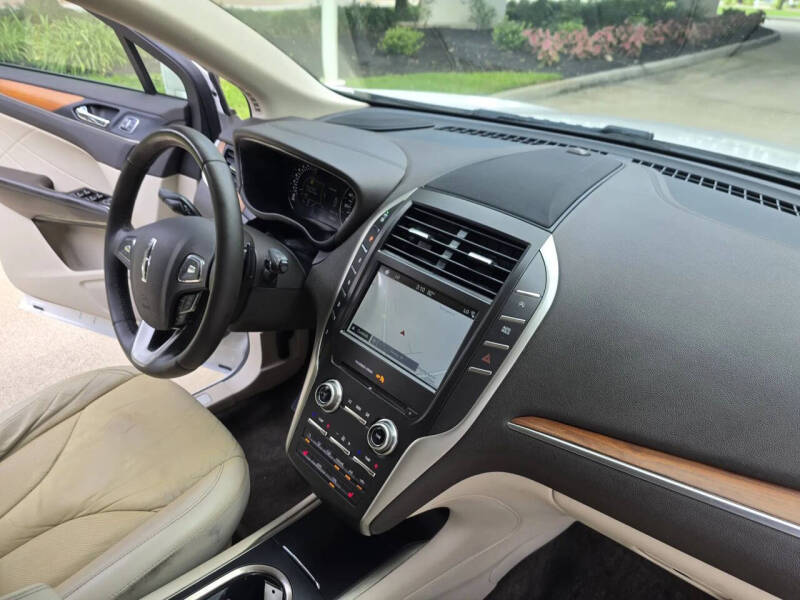2017 Lincoln MKC Select