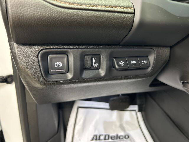 2023 GMC Acadia AT4