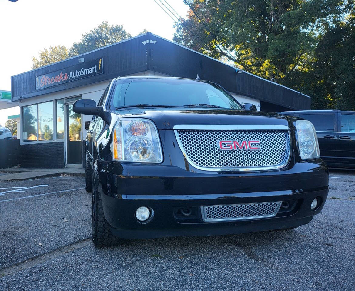 2011 GMC Yukon XL for sale at Streaks Auto Smart in Raleigh, NC