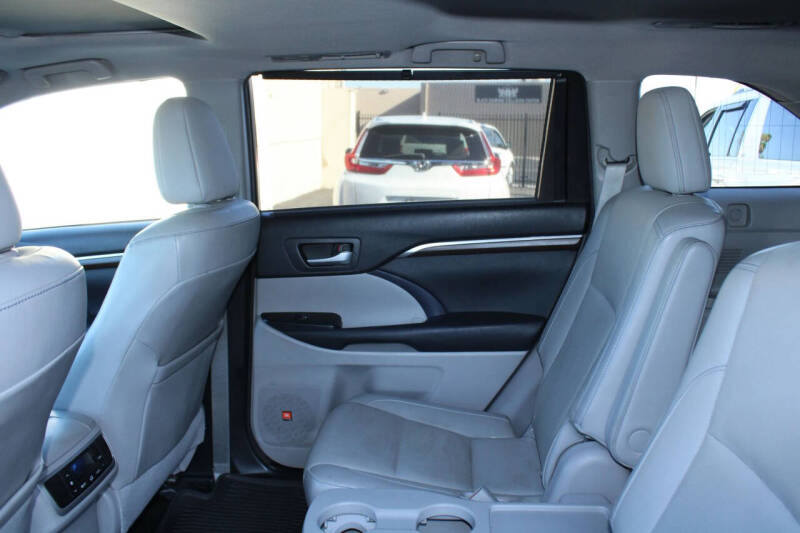 2014 Toyota Highlander Limited Platinum