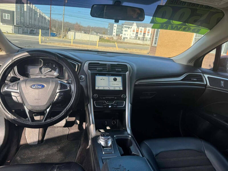 2017 Ford Fusion SE