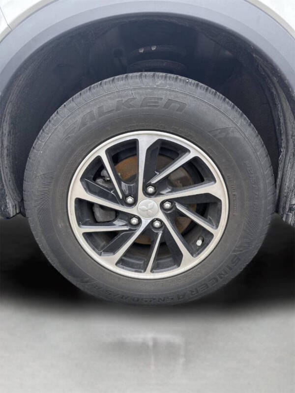 2022 Mitsubishi Eclipse Cross ES