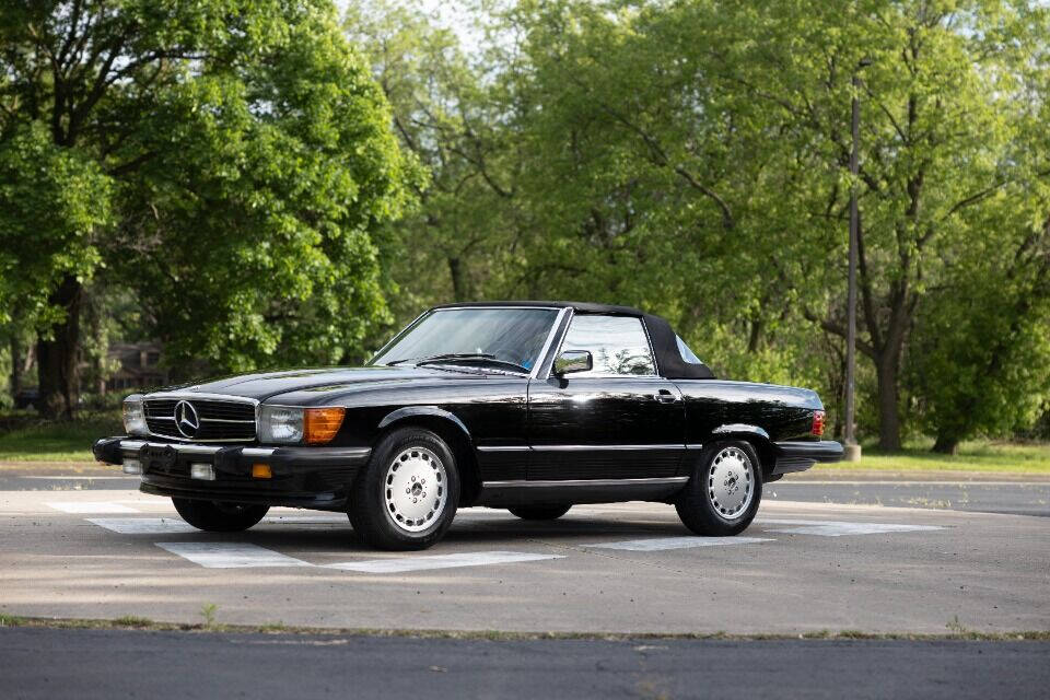 1988 Mercedes-Benz 560-Class for sale at Autowerks in Cary, IL