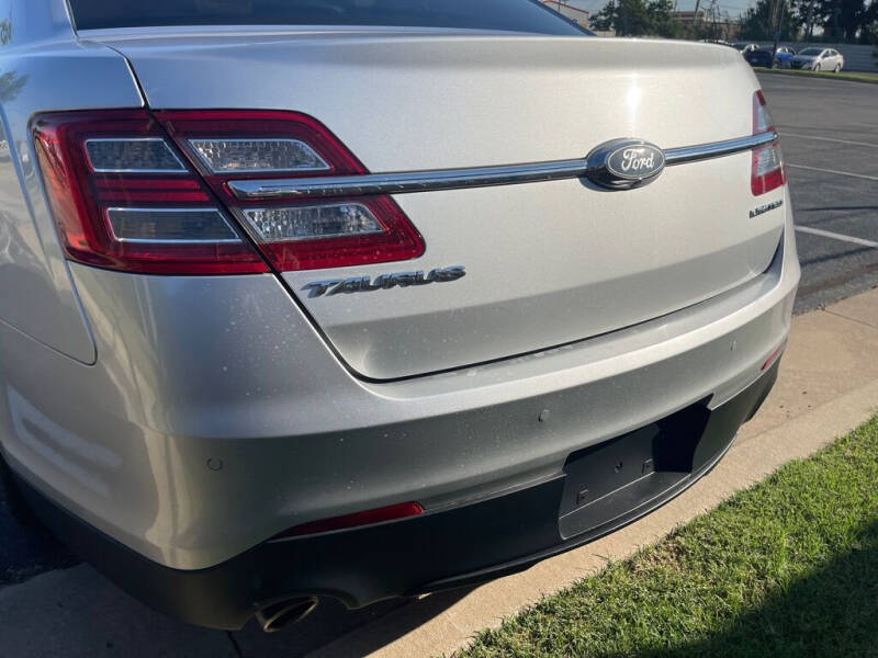2017 Ford Taurus Limited