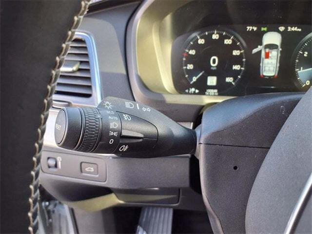 2019 Volvo XC90 T5 R-Design