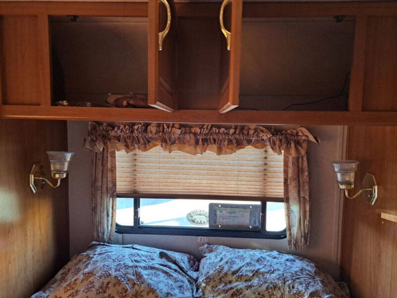 2001 Ford E-Series E-450 SD