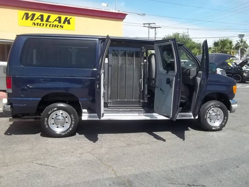 2003 Ford Econoline Wagon XLT photo 55