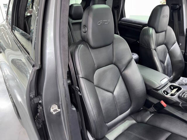 2017 Porsche Cayenne GTS