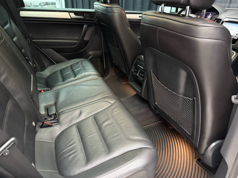 2014 Volkswagen Touareg V6 R-Line