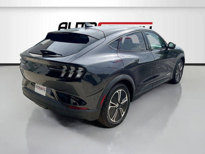 2022 Ford Mustang Mach-E Select