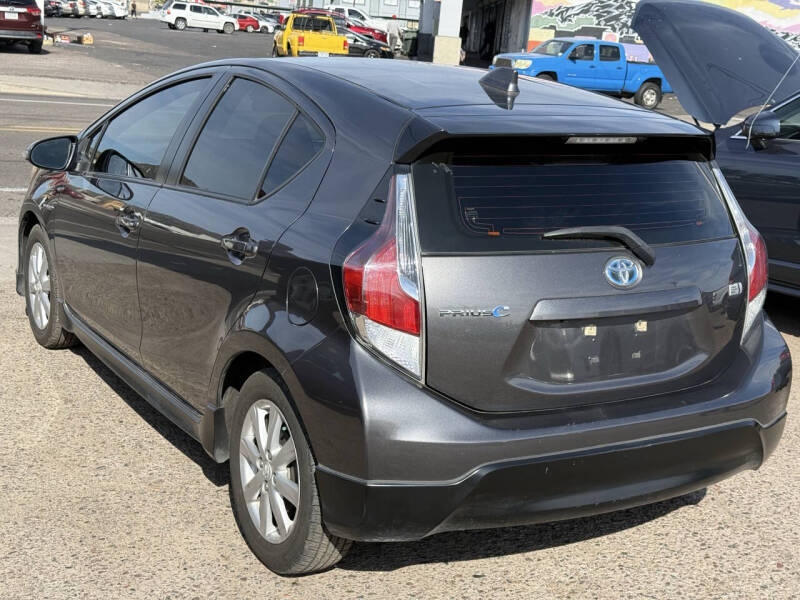 2017 Toyota Prius c Three