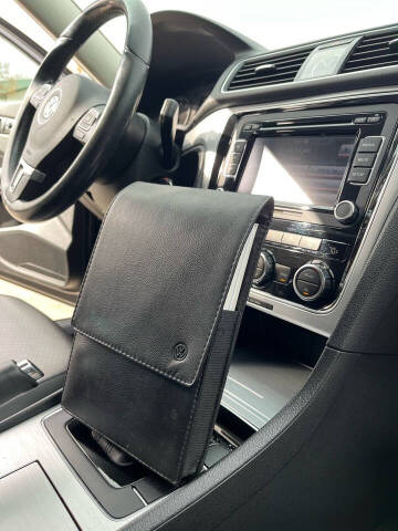 2012 Volkswagen Passat SE PZEV