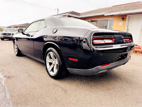 2015 Dodge Challenger SXT