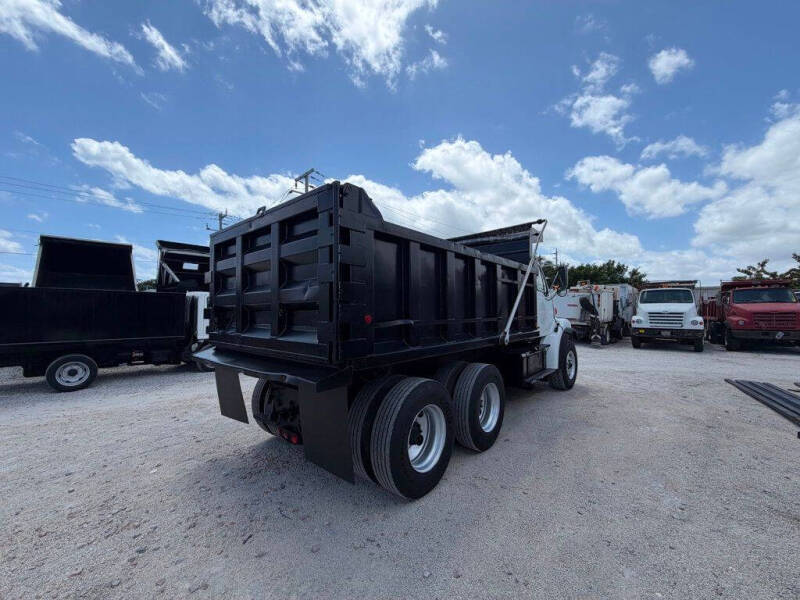 2002 Sterling LT7500 Series