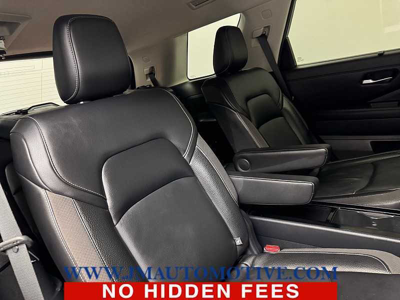 2022 Nissan Pathfinder SL