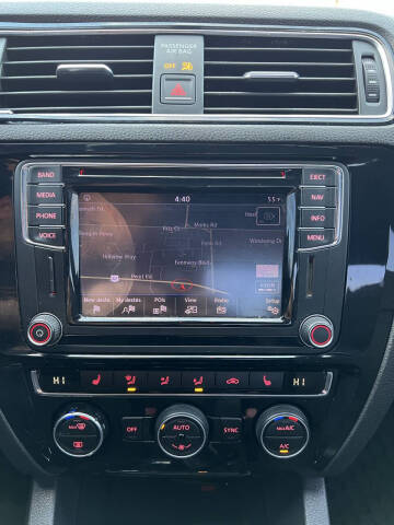 2017 Volkswagen Jetta 2.0T GLI